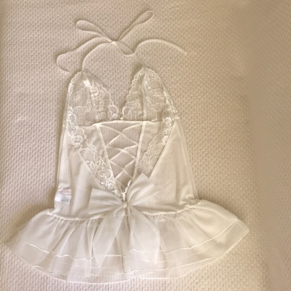 Lingerie - Picture 2 of 7